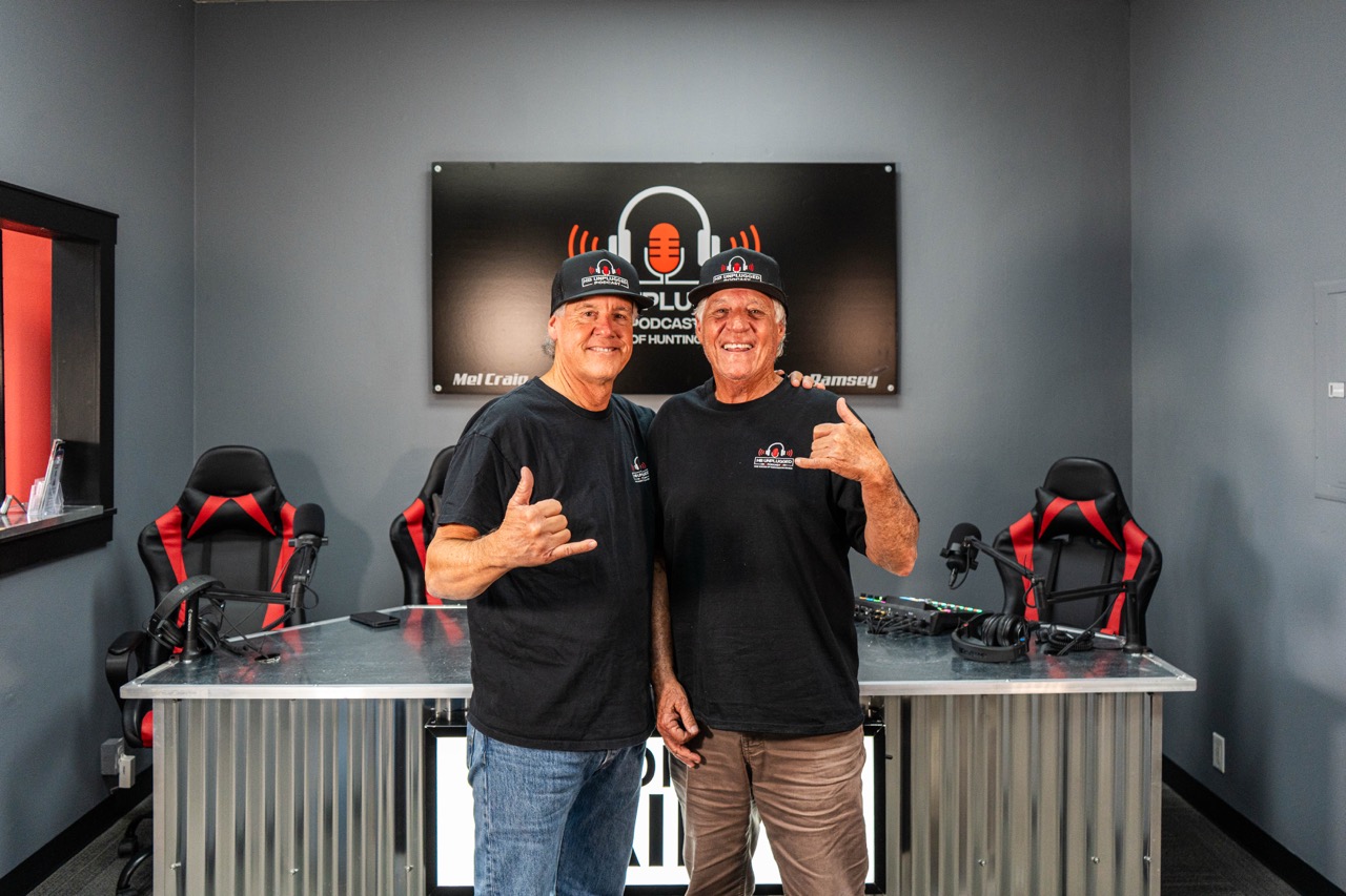 HB Unplugged hosts Mel Craig and Don Ramsey